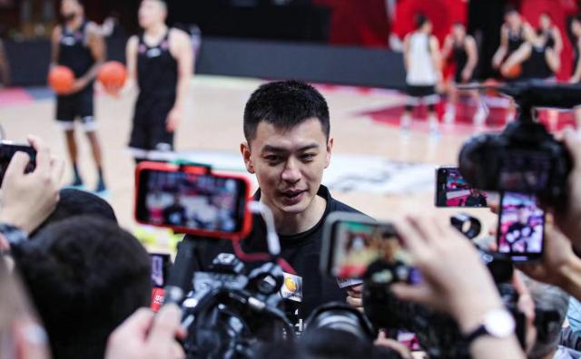 yabo sports-生死战杨鸣强调摆正心态 李晓旭到来激发队友信心